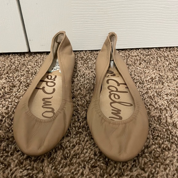 Sam Edelman Tan Flats - Picture 1 of 4
